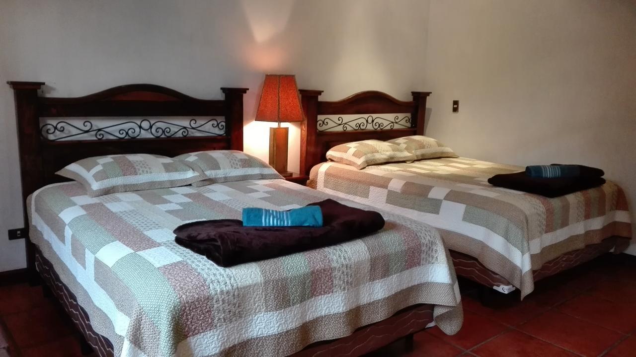 La Casa De La Alameda Bed & Breakfast Antigua ภายนอก รูปภาพ