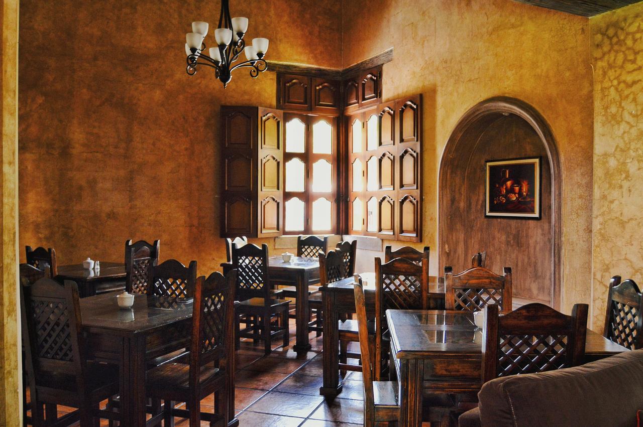 La Casa De La Alameda Bed & Breakfast Antigua ภายนอก รูปภาพ
