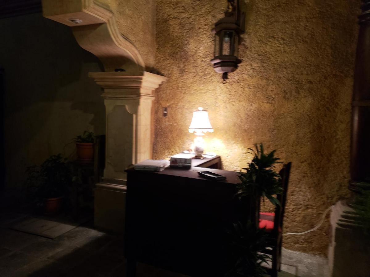 La Casa De La Alameda Bed & Breakfast Antigua ภายนอก รูปภาพ